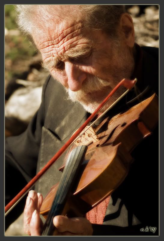 Barba-Giannis_violin.jpg