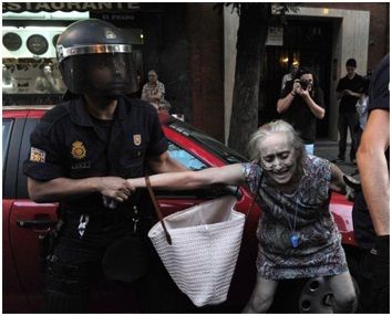 IMPUESTOS: Los recortes y la represi&oacute;n policial, Julio 2012 ante la Sede del PP de Madrid